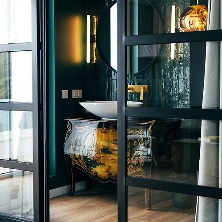 Emcasa Boutique 4* לוריניה