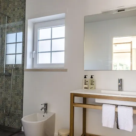 Emcasa Boutique 4* לוריניה